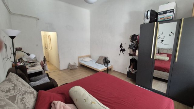 Eladó téglalakás, Budapesten, VIII. kerületben, Csobánc utcában