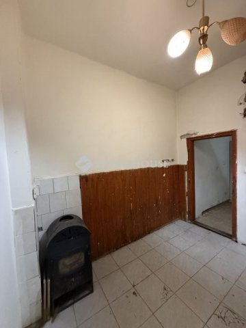 Eladó sorház, Tarjánon 11.5 M Ft, 1 szobás