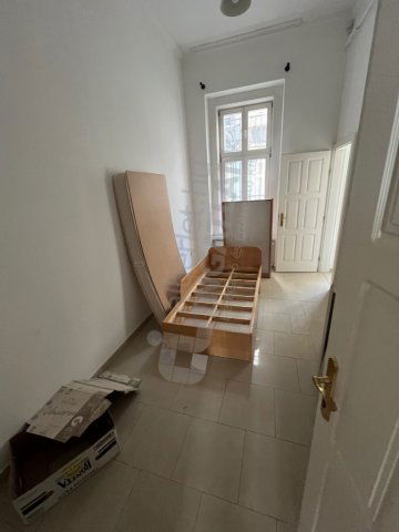 Kiadó téglalakás, albérlet, Budapesten, V. kerületben, 5 szobás