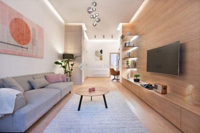 Eladó téglalakás, Budapesten, VII. kerületben 117 M Ft, 2 szobás