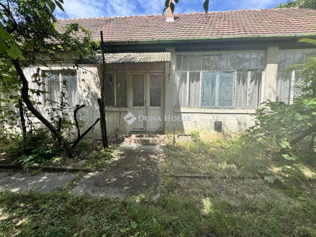 Eladó családi ház, Szigetmonostorban 55 M Ft, 2+1 szobás