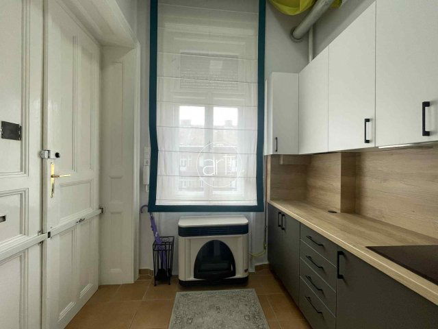 Eladó téglalakás, Szegeden 58.5 M Ft, 1 szobás