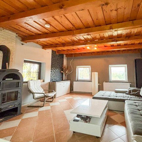 Eladó nyaraló, Válluson 35 M Ft, 1+2 szobás