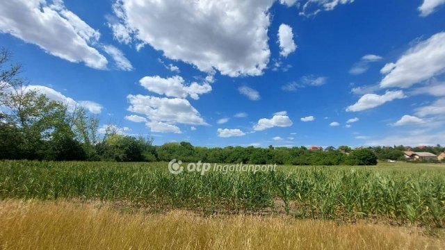 Eladó telek, Ercsiben 25 M Ft / költözzbe.hu