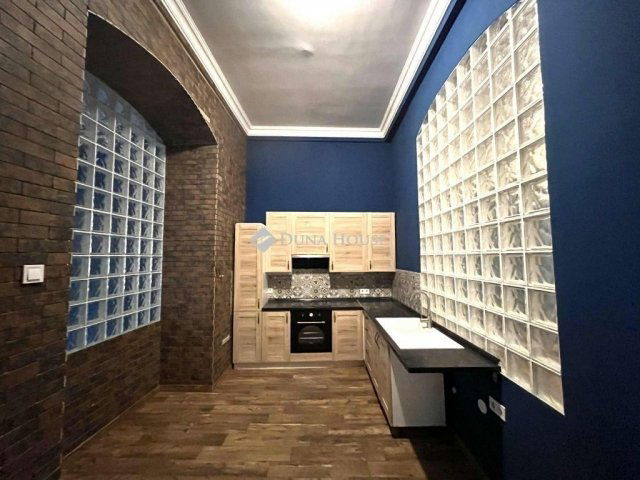 Eladó téglalakás, Budapesten, VI. kerületben 135 M Ft, 4 szobás