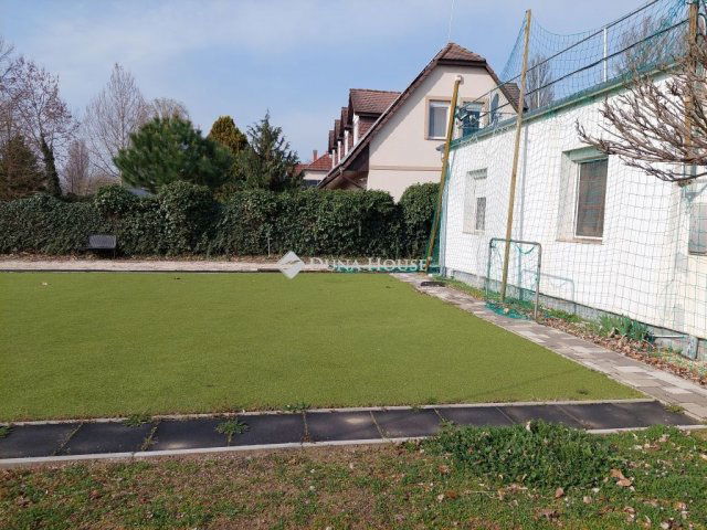 Eladó ipari ingatlan, Baján 399 M Ft / költözzbe.hu