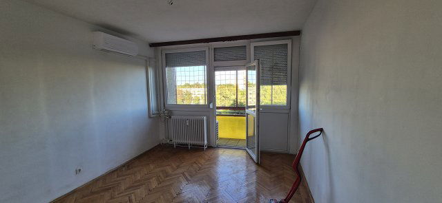 Eladó panellakás, Debrecenben, Gyergyó utcában 64.9 M Ft