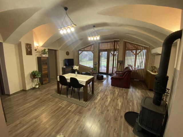 Eladó családi ház, Lábatlanon, Damjanich utcában 119 M Ft