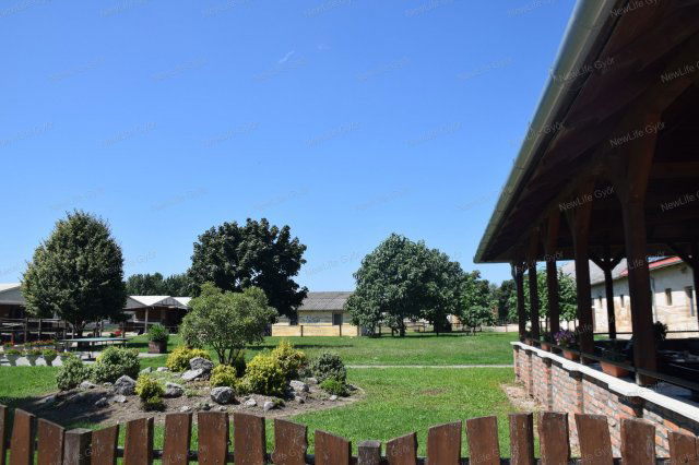 Eladó hotel, Győrött 285 M Ft, 12 szobás / költözzbe.hu