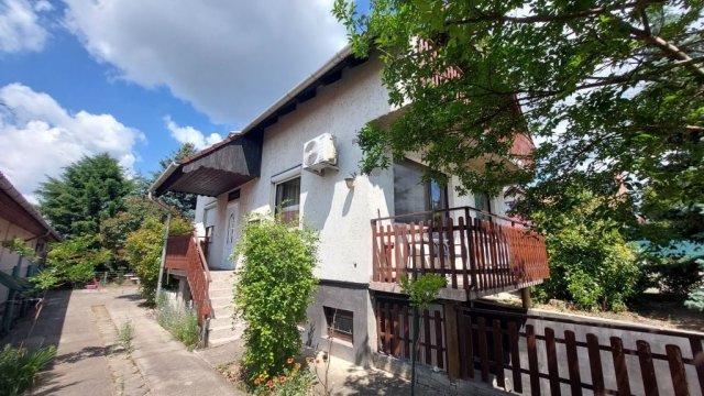 Eladó családi ház, Százhalombattán 87.9 M Ft, 5 szobás