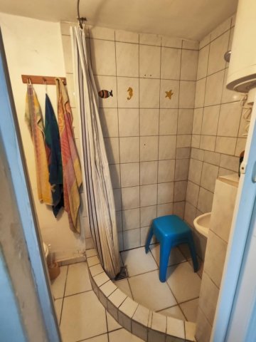 Eladó családi ház, Pécsett 19.9 M Ft, 2 szobás