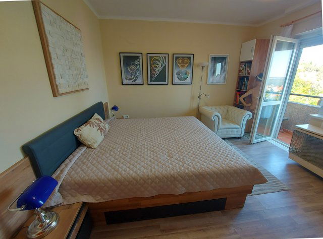 Kiadó téglalakás, albérlet, Pécsett, Bárány úton, 3 szobás