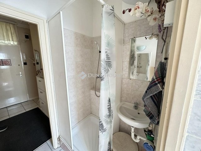 Eladó téglalakás, Kecskeméten 32.5 M Ft, 1 szobás