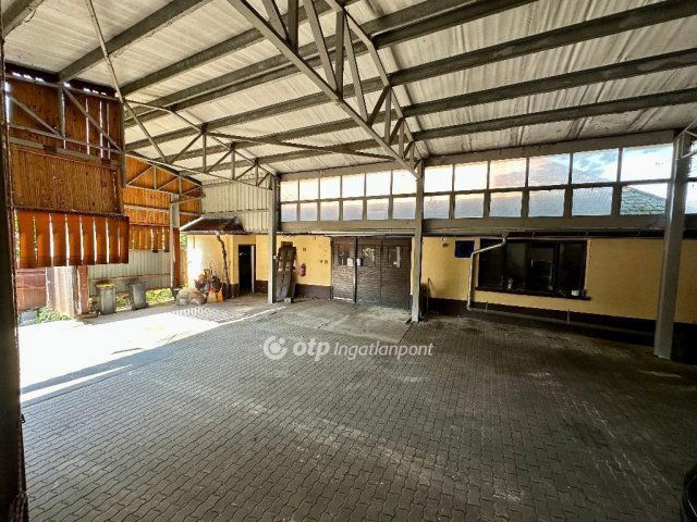 Eladó családi ház, Dabason 104.9 M Ft, 6 szobás