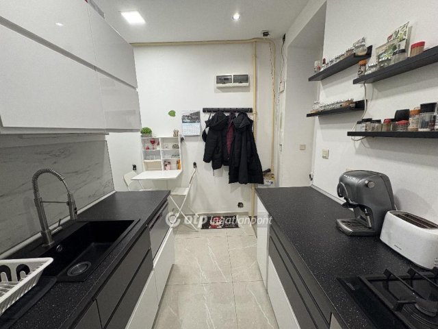 Eladó téglalakás, Budapesten, IX. kerületben 66.5 M Ft, 1 szobás