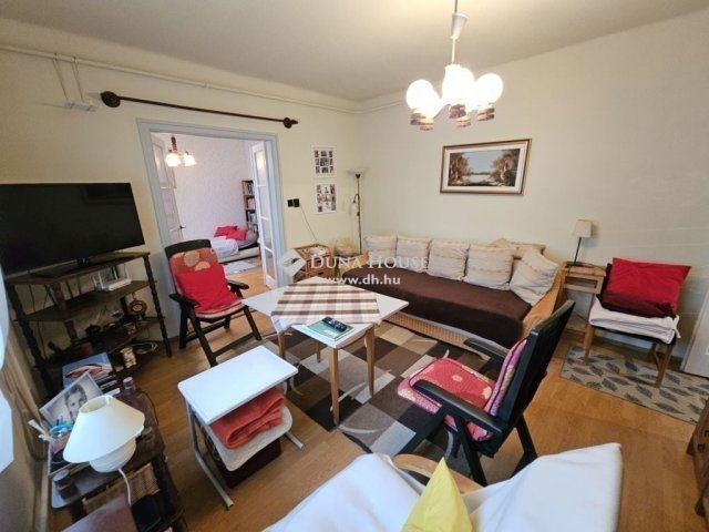 Eladó családi ház, Vecsésen 114.56 M Ft, 6 szobás