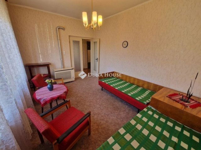 Eladó családi ház, Baján 54.99 M Ft, 4 szobás