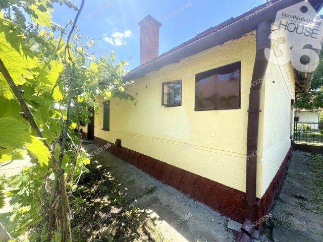 Eladó családi ház, Tiszaugon 22.9 M Ft, 3 szobás