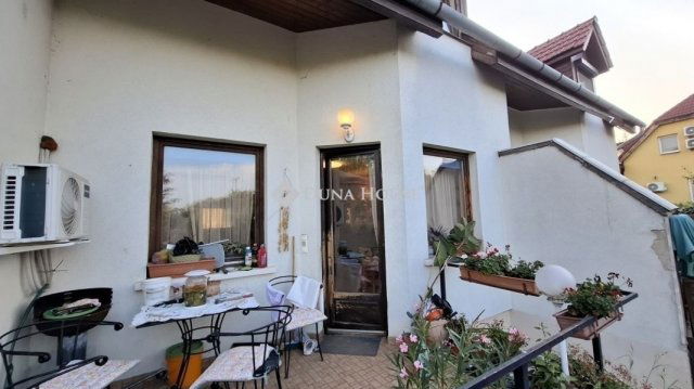 Eladó sorház, Kistarcsán 95 M Ft, 1+3 szobás