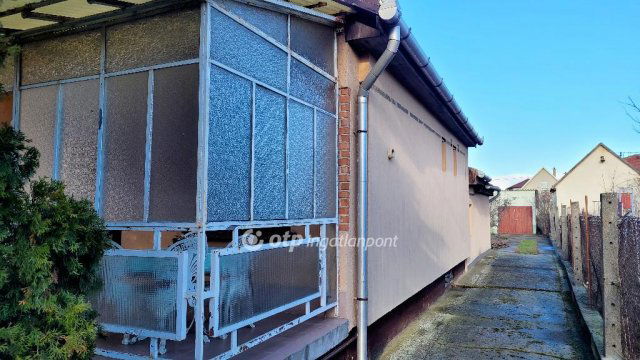 Eladó családi ház, Fóton 94.9 M Ft, 3 szobás