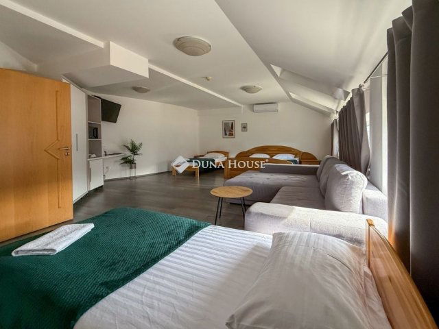 Eladó téglalakás, Pécsett 99.9 M Ft, 2 szobás