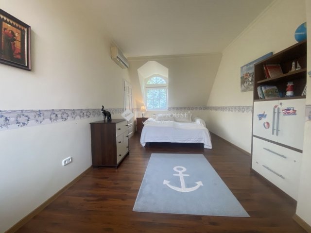 Eladó családi ház, Solymáron 251.9 M Ft, 5 szobás