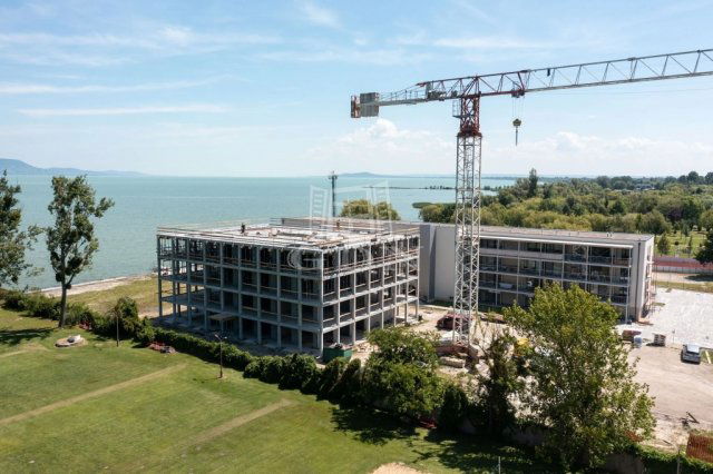 Eladó téglalakás, Balatonmáriafürdőn 59.9 M Ft, 2 szobás