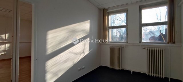 Eladó ipari ingatlan, Budapesten, III. kerületben 1428.042 M Ft