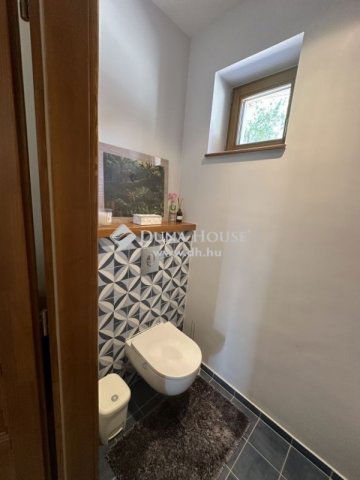 Eladó családi ház, Piliscsabán 205 M Ft, 5 szobás