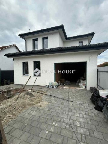 Eladó családi ház, Budapesten, XVIII. kerületben 149.999 M Ft