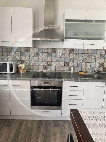 Kiadó téglalakás, albérlet, Pécsett, Alkotmány utcában