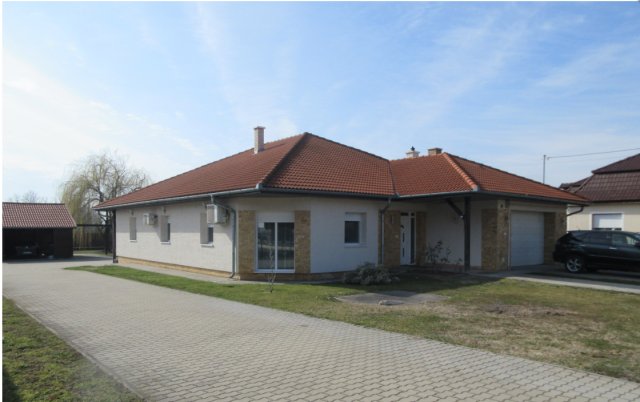 Eladó családi ház, Délegyházán 165 M Ft, 4 szobás