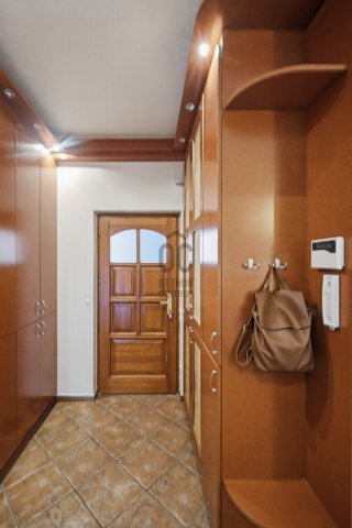 Eladó családi ház, Szentendrén 175 M Ft, 6 szobás