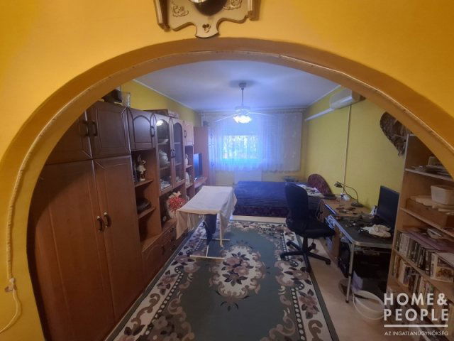 Eladó téglalakás, Szegeden 45 M Ft, 2 szobás