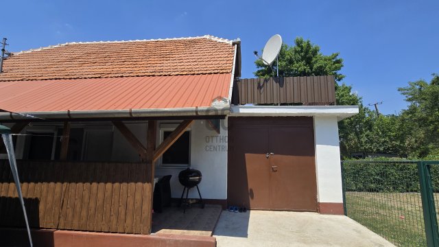 Eladó családi ház, Sarudon 65 M Ft, 4 szobás