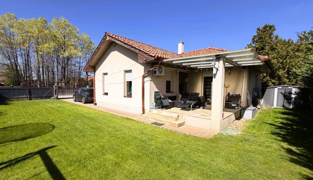 Eladó családi ház, Kecskeméten 95 M Ft, 5 szobás
