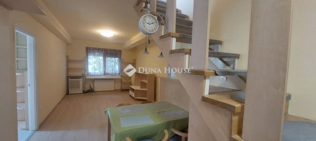 Kiadó téglalakás, albérlet, Tatabányán, Dózsakert utcában