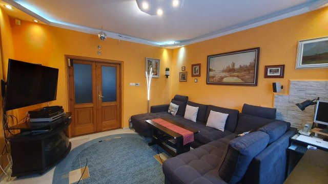 Eladó családi ház, Debrecenben 124.9 M Ft, 7 szobás