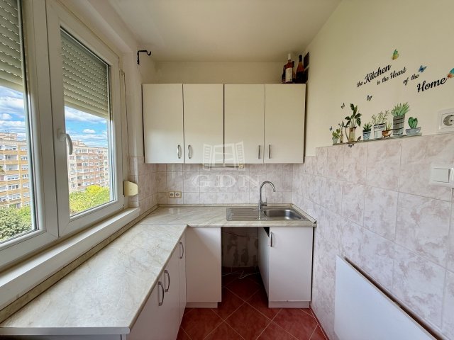 Eladó panellakás, Budapesten, III. kerületben 62 M Ft, 2 szobás