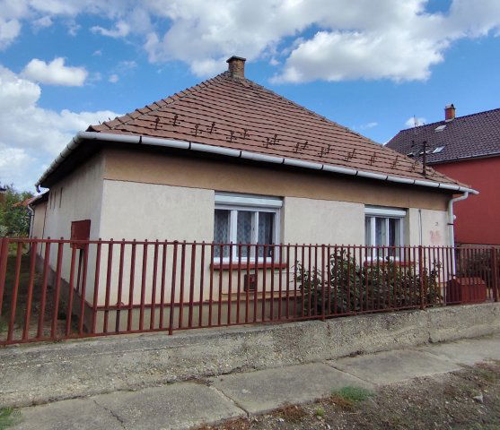 Eladó családi ház, Szigethalmon 54 M Ft, 3+1 szobás