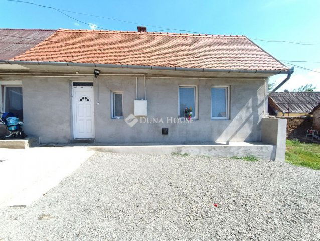 Eladó családi ház, Bonyhádon 14.5 M Ft, 1 szobás