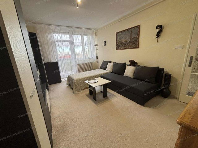 Eladó téglalakás, Oroszlányban 29.15 M Ft, 1 szobás