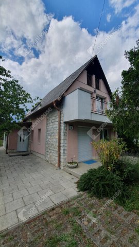 Eladó családi ház, Alsóörsön 99 M Ft, 5 szobás