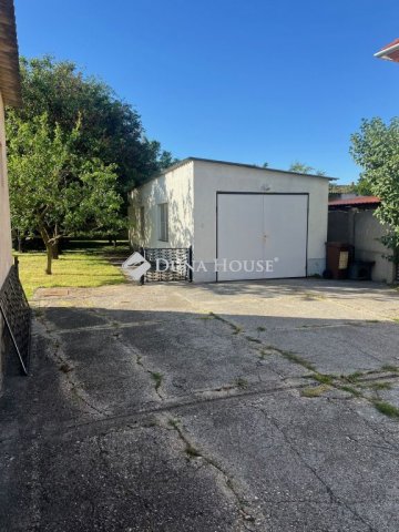 Eladó családi ház, Sárváron 56 M Ft, 3 szobás