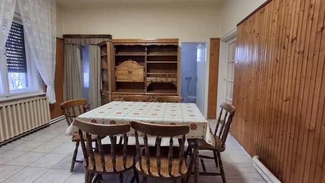 Kiadó családi ház, albérlet, Gyöngyösön 200 E Ft / hó
