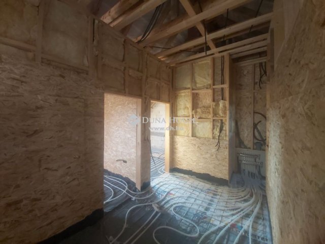 Eladó sorház, Veresegyházon 250 M Ft, 1 szobás