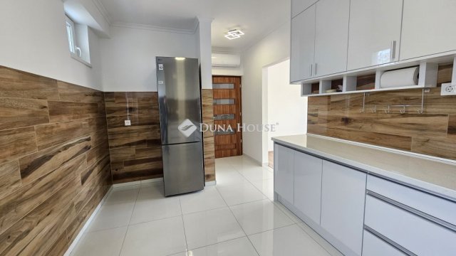 Kiadó ikerház, albérlet, Nyíregyházán 399 E Ft / hó, 4 szobás