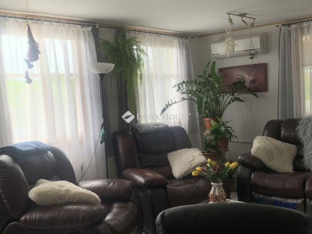Eladó családi ház, Erdőkertesen 89.99 M Ft, 4 szobás