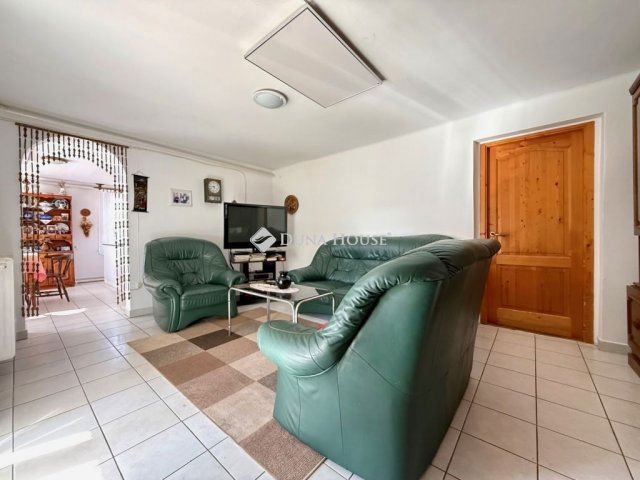 Eladó családi ház, Balatonfüreden 185 M Ft, 10 szobás