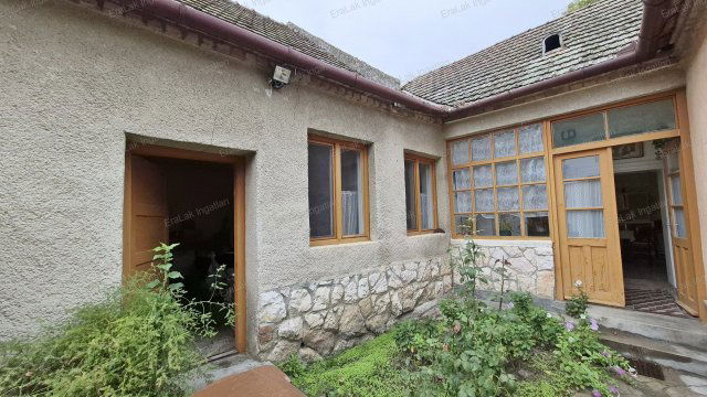 Eladó családi ház, Kajárpécen 32 M Ft, 4 szobás